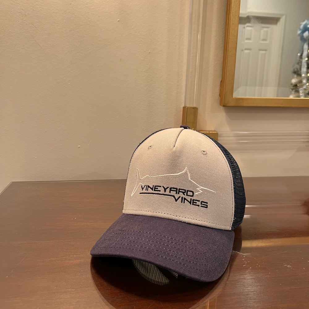 Vineyard vines hat